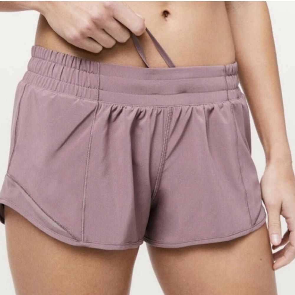 Lululemon Hotty Hot Lined Short 2.5”. EUC.
